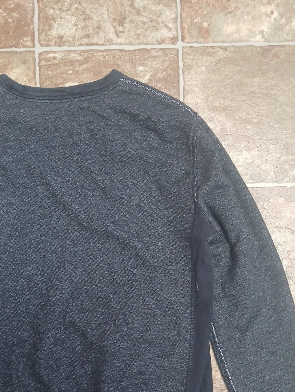 WoMen's Fleece Marled Charcoal Crewneck Sweater - Dark Gray